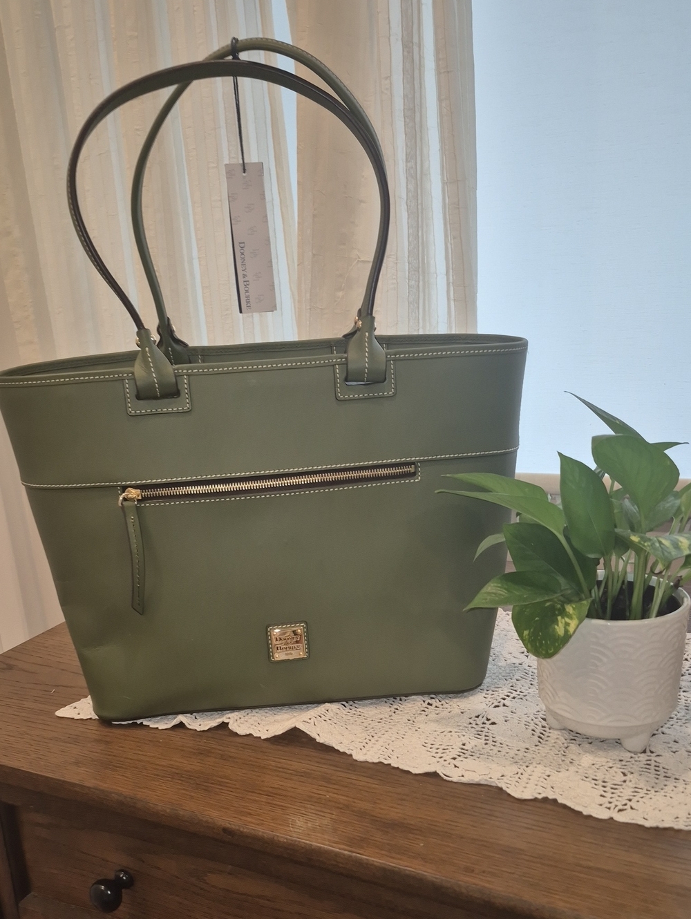 Dooney & Bourke NWT  Beacon Zip Tote Olive/ Green Leather Top-Handle.